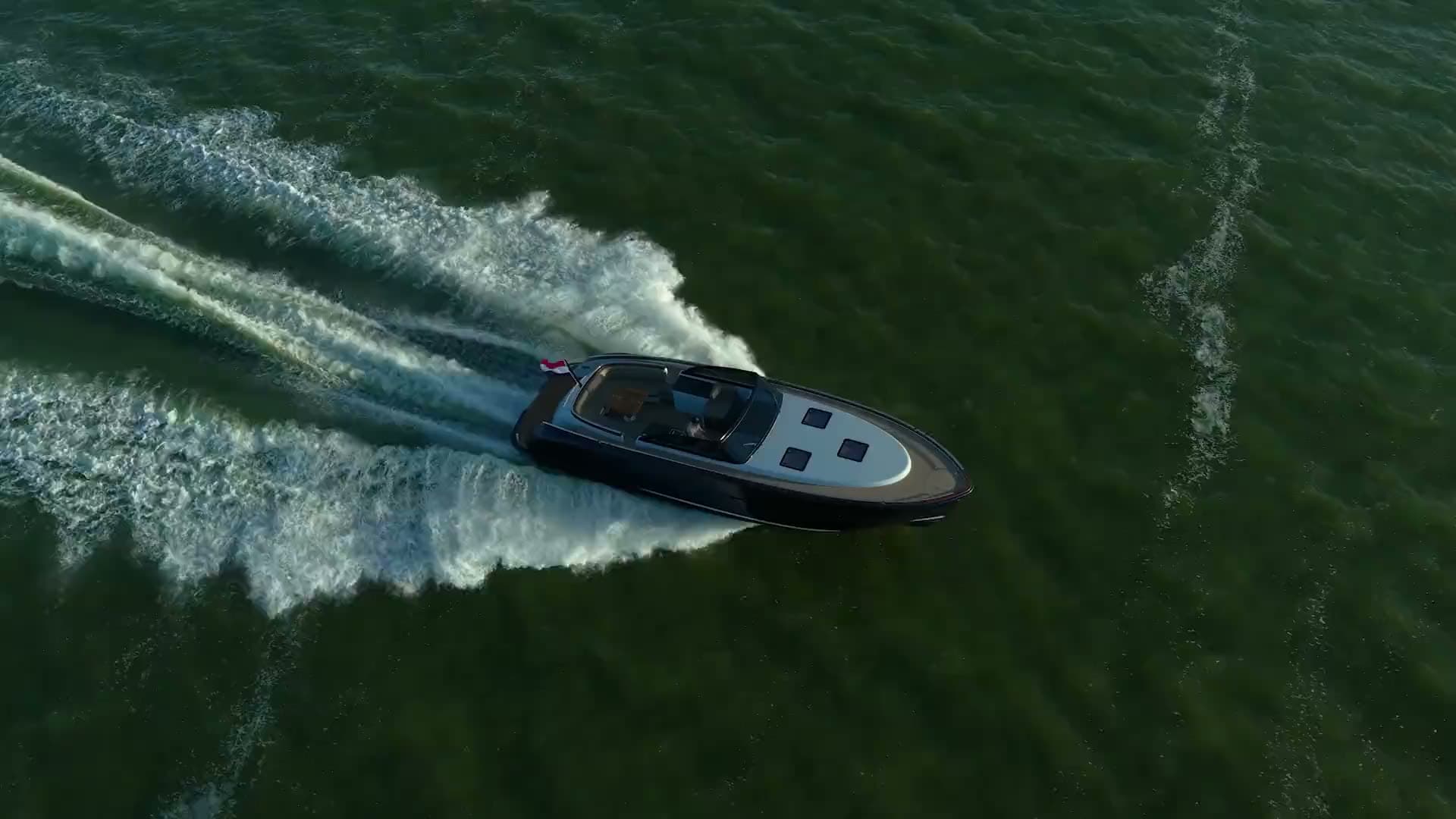 Tristian-jacht op open water